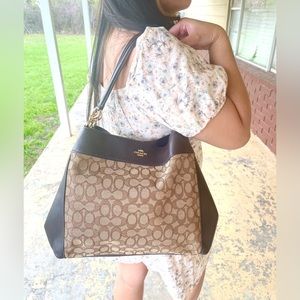 Like New! Coach Lexy Shoulder Bag